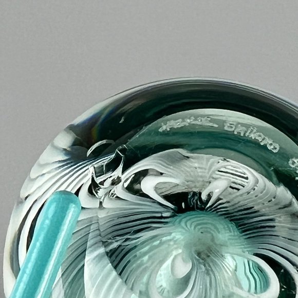 Vintage '85 Jackie Ballard Handblown Glass Pulled Feather Cased Green Bud Vase - Picture 8 of 9